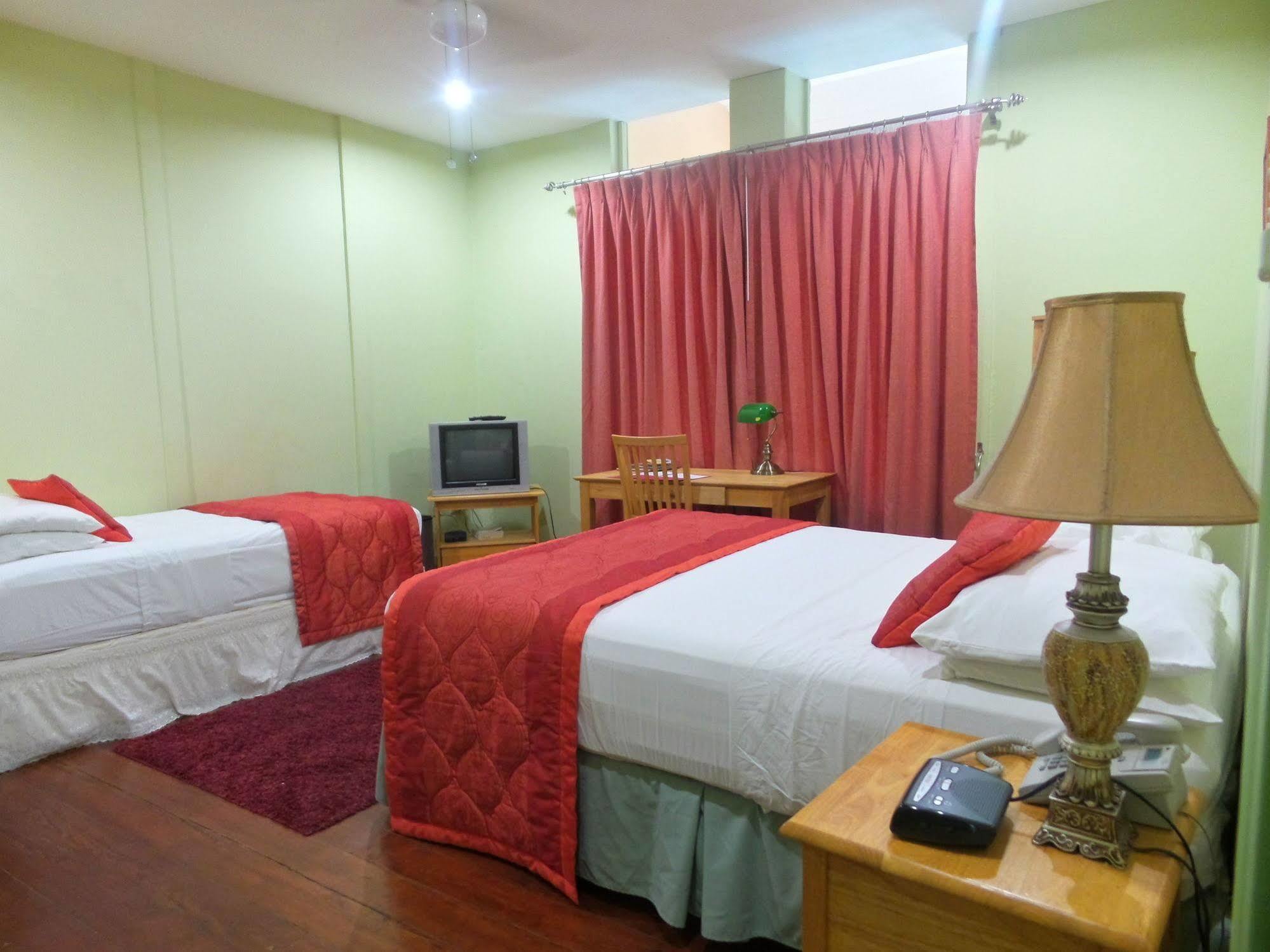 Heritage Inn Trinidad Belmont Exteriér fotografie